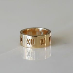 RARE Tiffany &Co. wide Atlas pierced 18k gold ring size 5.5
